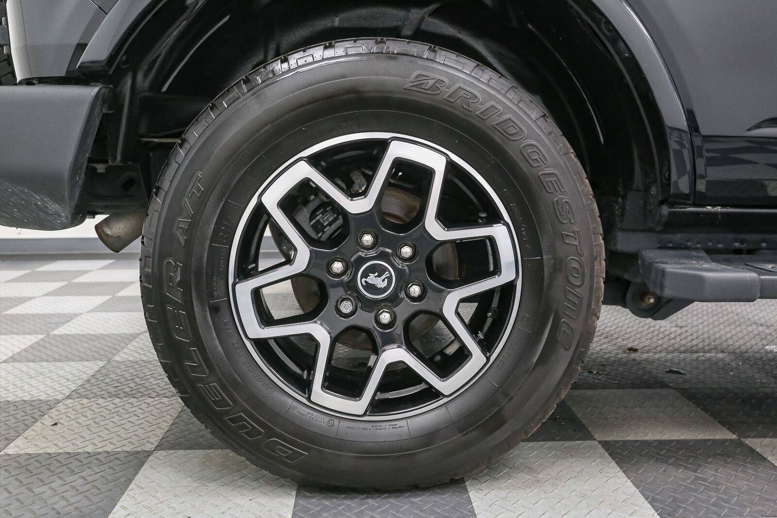 Used 2024 Ford Bronco Outer Banks AWD/4WD image 15