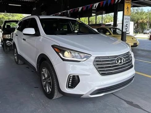Used 2018 Hyundai Santa Fe SE FWD image 9