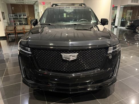 Certified 2023 Cadillac Escalade ESV Sport Platinum w/ LPO, ONYX Package image 10