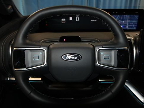 New 2026 Ford Expedition Max Platinum w/ Stealth Appearance Package AWD/4WD image 9