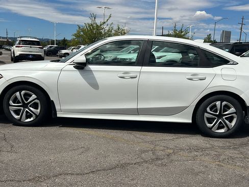 Used 2022 Honda Civic LX image 8