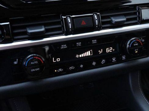 Used 2025 Nissan Pathfinder SV FWD image 20