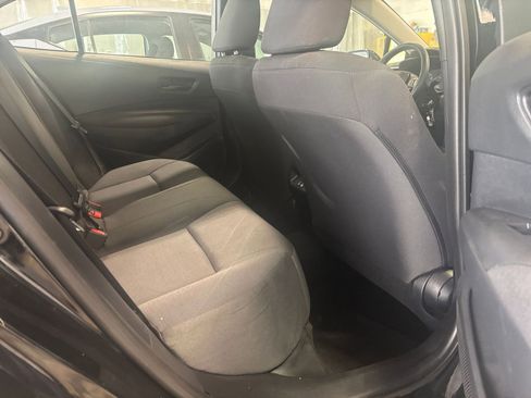 Used 2025 Toyota Corolla LE image 38