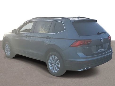 Used 2019 Volkswagen Tiguan SE w/ Panoramic Sunroof Package image 3