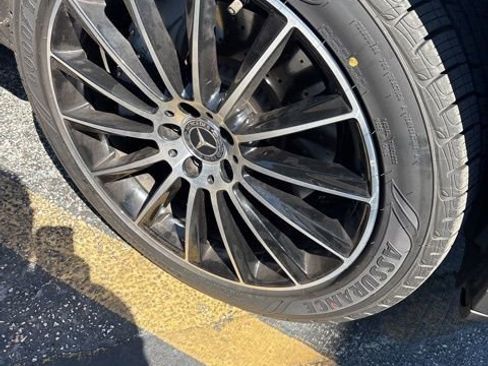 Used 2022 Mercedes-Benz GLC 300 image 4