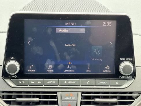 Used 2024 Nissan Altima 2.5 SV FWD image 14