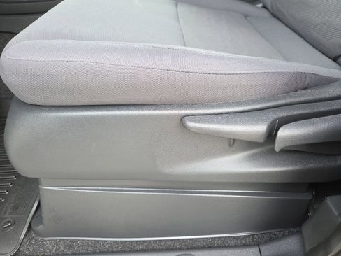 Used 2025 Nissan Frontier S w/ Tow Package image 14