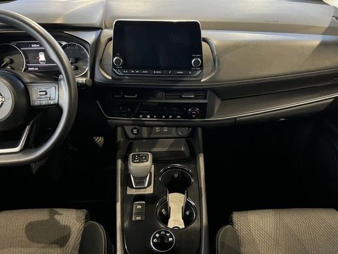 Used 2024 Nissan Rogue SV image 34