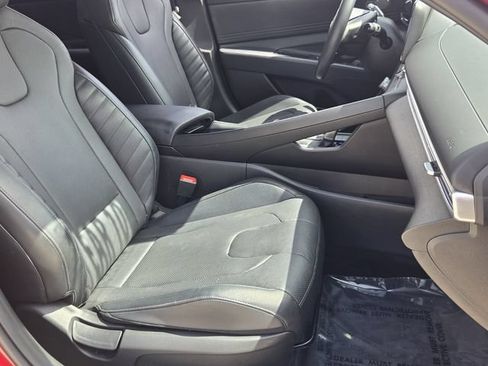 Used 2023 Hyundai Elantra Limited FWD image 19