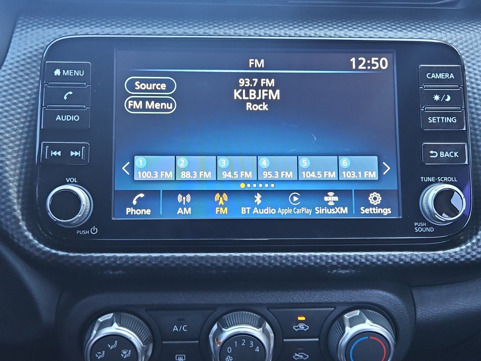 Used 2023 Nissan Kicks SV FWD image 17