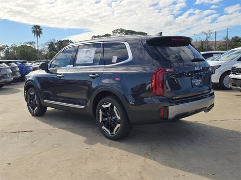 New 2025 Kia Telluride S image 6