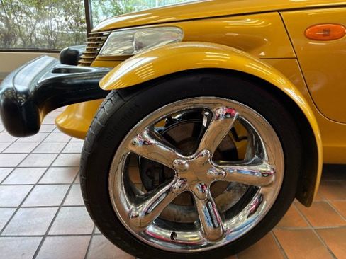 Used 2002 Chrysler Prowler RWD image 19