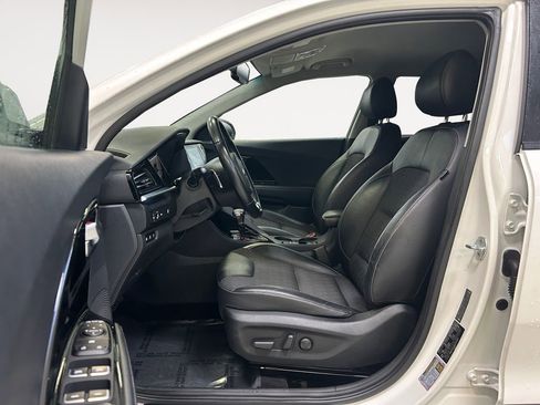 Used 2021 Kia Niro EX image 15