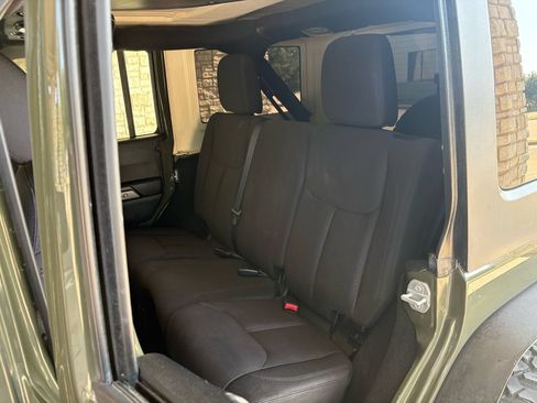 Used 2015 Jeep Wrangler Unlimited Sport AWD/4WD image 21