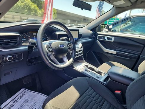 Used 2021 Ford Explorer XLT AWD/4WD image 14