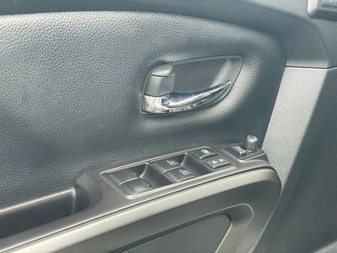 Used 2020 Nissan Titan PRO-4X w/ Pro-4x Convenience Package image 14