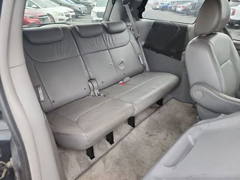 Used 2009 Toyota Sienna XLE image 23