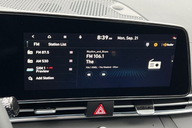 New 2026 Hyundai Elantra Limited FWD image 16
