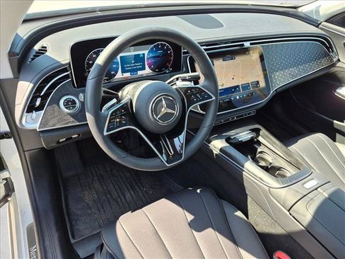 Used 2025 Mercedes-Benz E 350 Sedan image 9