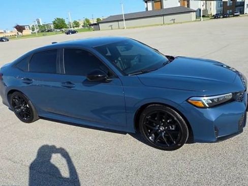 Used 2025 Honda Civic Sport image 3
