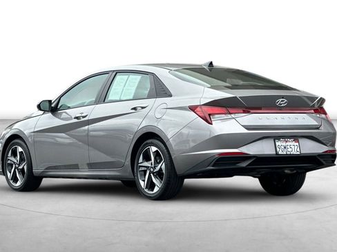 Certified 2023 Hyundai Elantra SEL w/ Convenience Package FWD image 4
