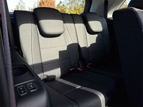 Used 2026 Mercedes-Benz GLS 450 4MATIC image 8