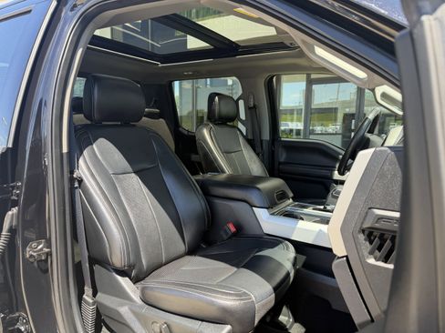 Used 2019 Ford F150 Lariat w/ Equipment Group 502A Luxury AWD/4WD image 22
