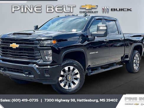 Used 2025 Chevrolet Silverado 2500 Custom w/ Custom Value Package image 11