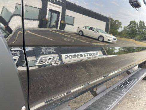 Used 2022 Ford F250 Lariat w/ Black Appearance Package image 23