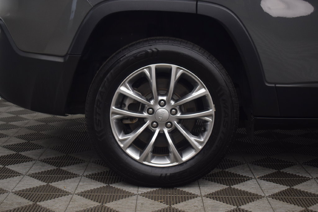 Used 2022 Jeep Cherokee Latitude Lux FWD image 27