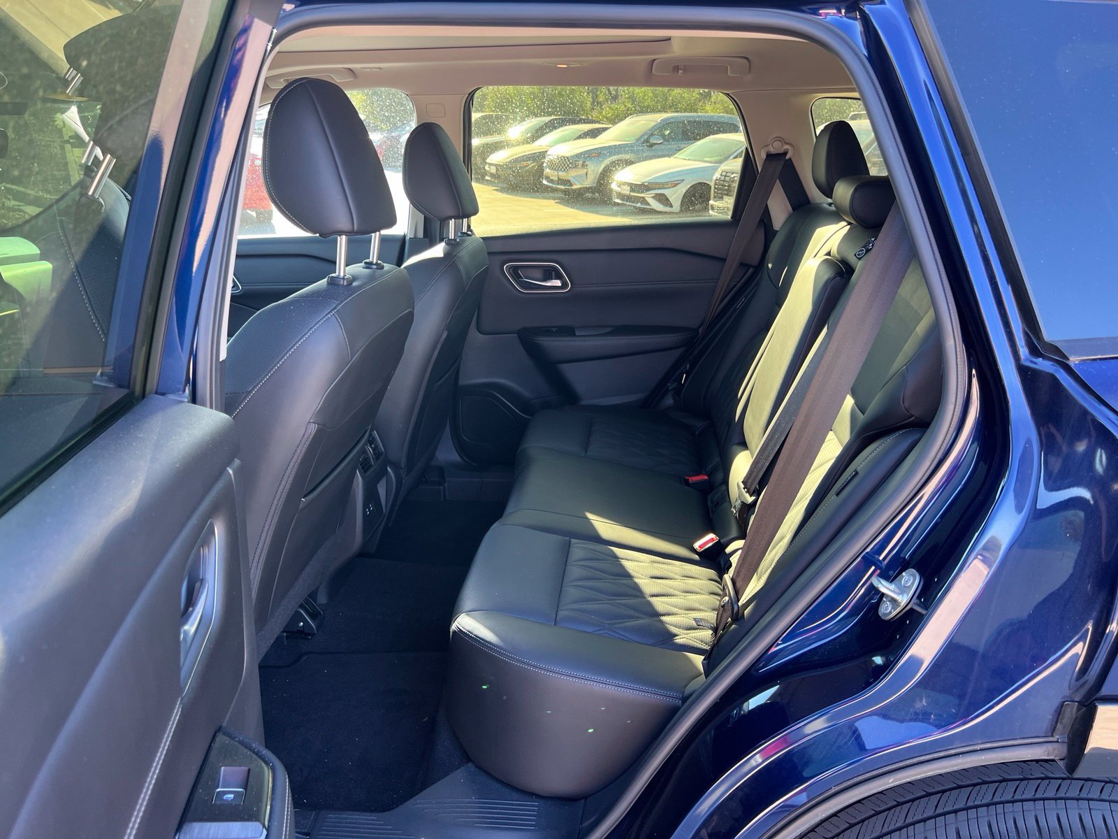 Used 2024 Nissan Rogue Platinum FWD image 18