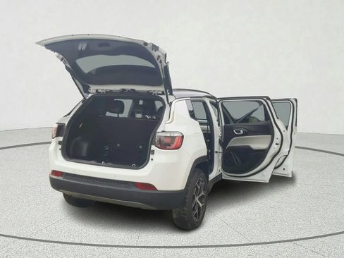 Used 2024 Jeep Compass Limited AWD/4WD image 13
