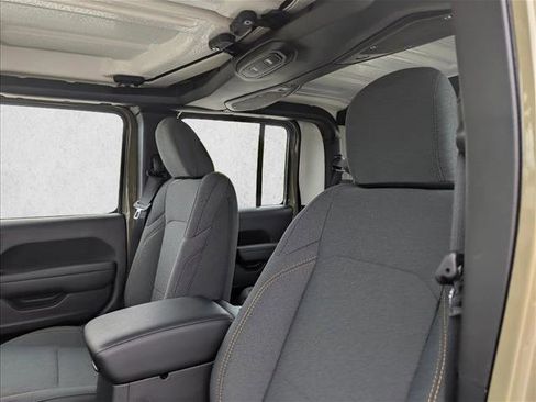 New 2025 Jeep Gladiator Sport image 19