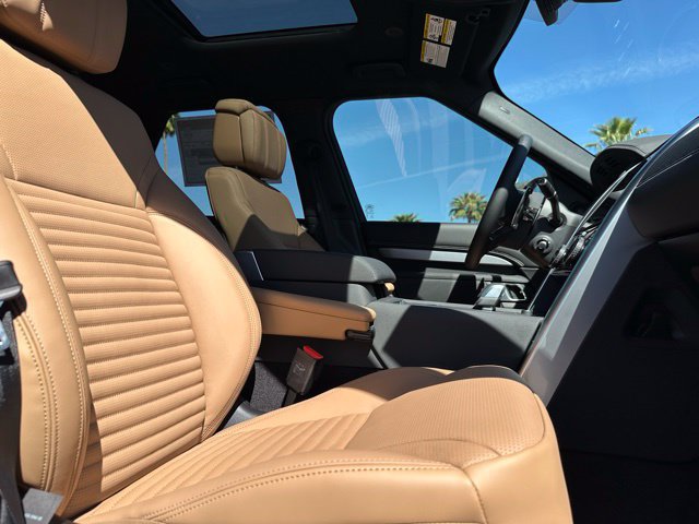 New 2026 Land Rover Discovery Limited Edition AWD/4WD image 20