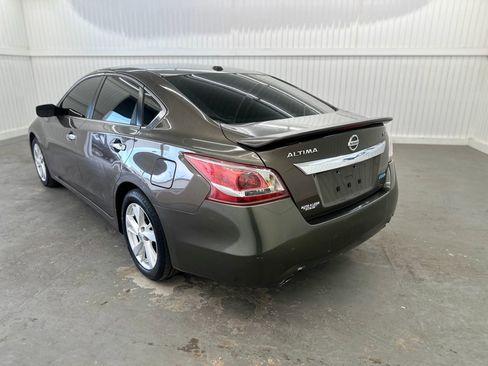 Used 2013 Nissan Altima 2.5 SV FWD image 7