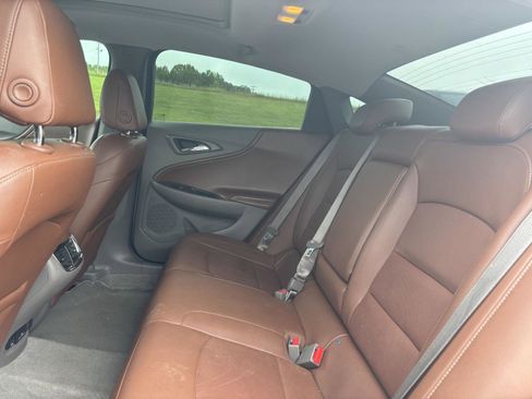 Used 2018 Chevrolet Malibu Premier w/ Premier Sun and Wheel Package image 17