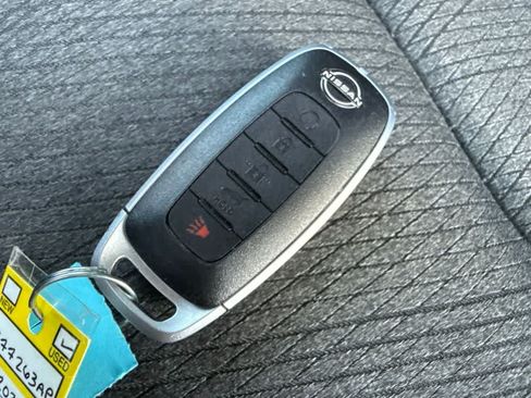 Used 2025 Nissan Rogue SV AWD/4WD image 23