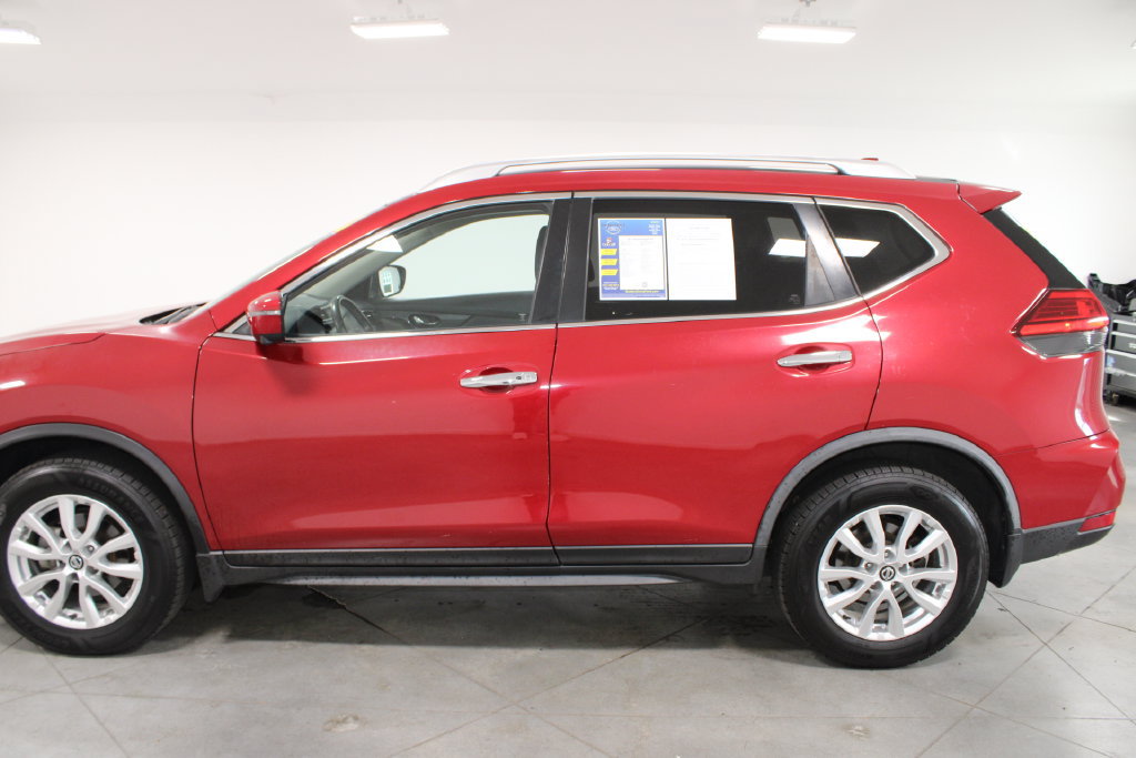 Used 2017 Nissan Rogue SV w/ SV Premium Package AWD/4WD image 6