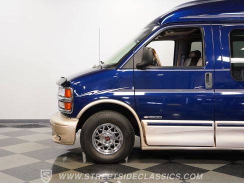 Used 2001 Chevrolet Express 1500 w/ Preferred Equipment Group 3 image 23