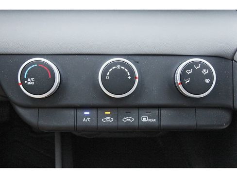 Certified 2026 Hyundai Elantra SE FWD image 27
