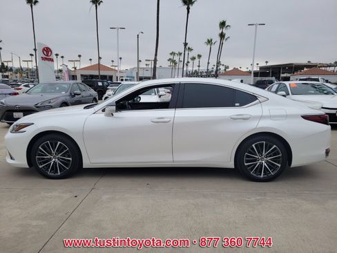 Used 2024 Lexus ES 300h w/ Premium Package FWD image 7