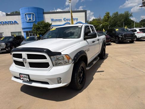 Used 2017 RAM 1500 Express AWD/4WD image 3