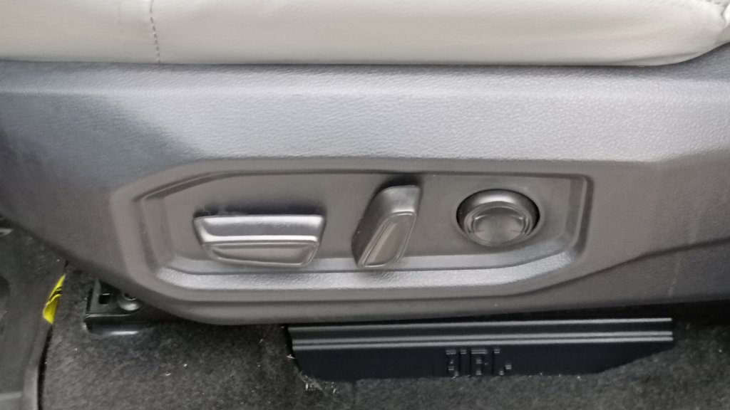 Used 2025 Toyota Sequoia Limited AWD/4WD image 19