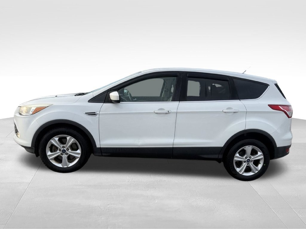 Used 2015 Ford Escape SE FWD image 2