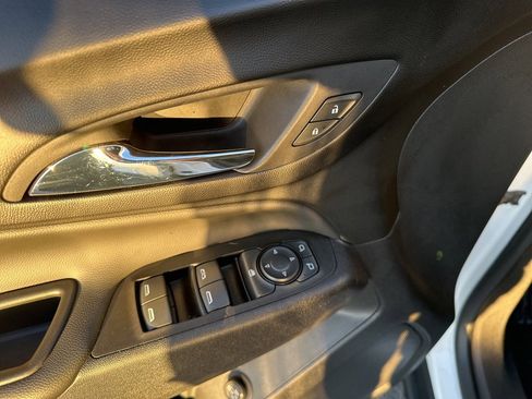 Used 2022 Chevrolet Equinox LT image 16