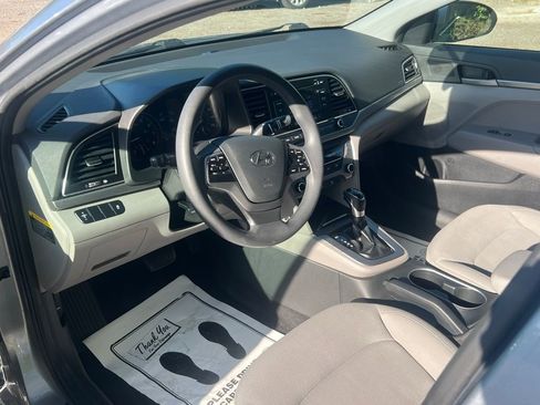 Used 2017 Hyundai Elantra SE FWD image 11