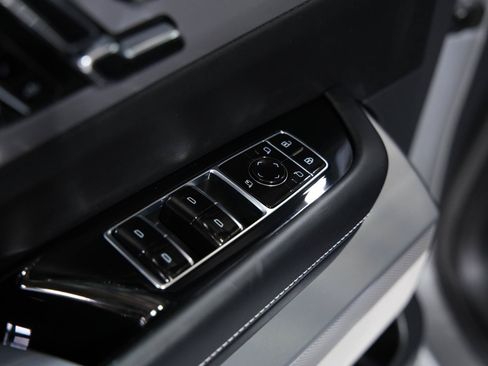 Used 2026 Cadillac Vistiq Platinum w/ LPO, Floor Liner Package AWD/4WD image 47