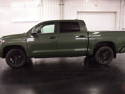 Used 2021 Toyota Tundra Limited w/ Limited Premium Package AWD/4WD image 4