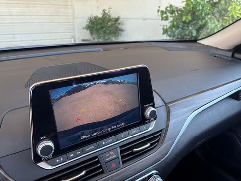 Used 2025 Nissan Altima 2.5 SV FWD image 24