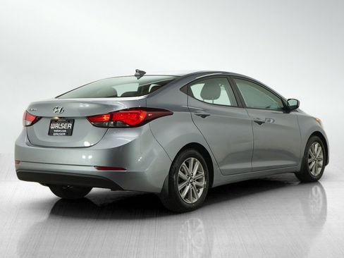 Used 2016 Hyundai Elantra SE w/ Option Group 02 FWD image 5
